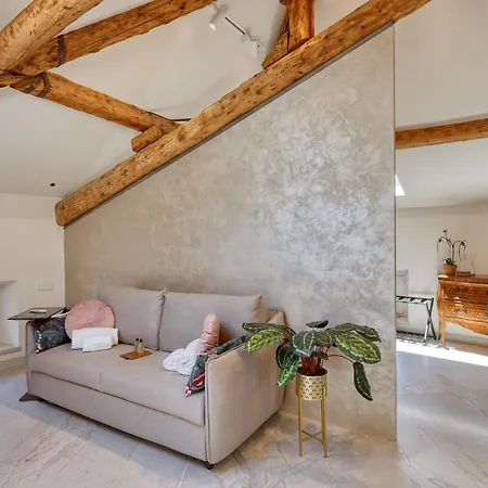 Skyview Apartamento